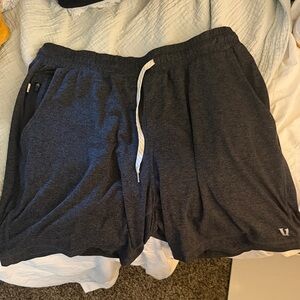 Vuori soft shorts missing one string
